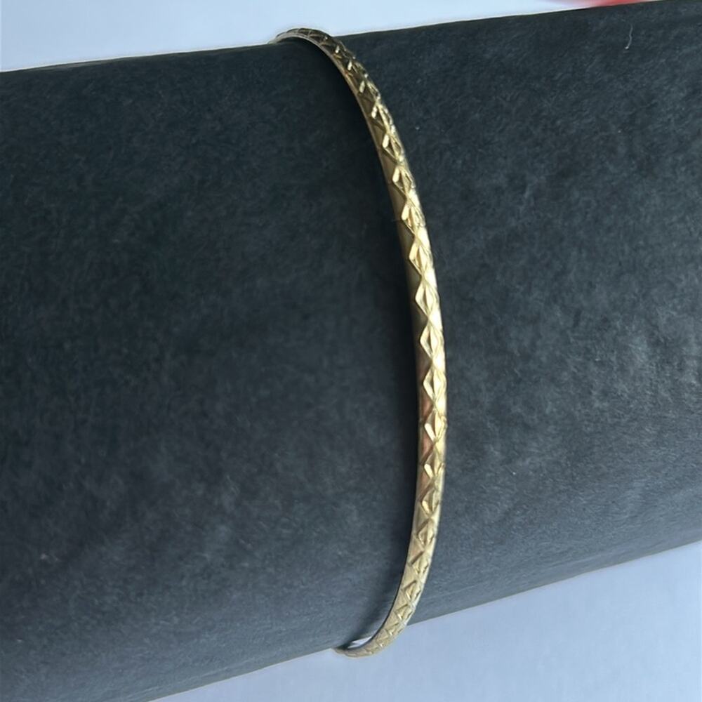 Women’s vintage dainty gold tone patterned bangle bracelet one‎ size